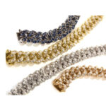 Bracciali groumette nei tre colori dell'oro, zaffiri blu e diamanti bianchi
