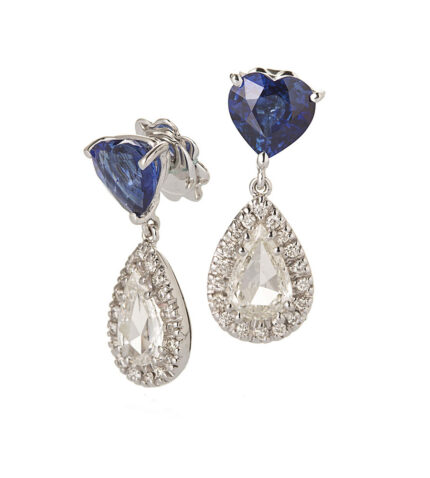 Orecchini in oro bianco con zaffiri blu a forma di cuore e diamanti bianchi a goccia taglio antico 