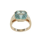 Anello in oro giallo con acqua marina e diamanti