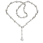 Collana in oro bianco 18 carati con perle, diamanti neri e bianchi