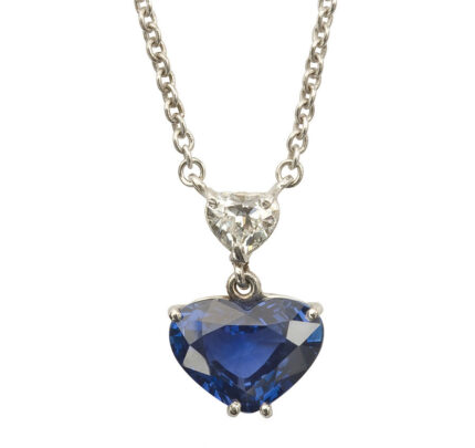 Collana in oro bianco 18 carati con diamante a cuore a zaffiro a cuore