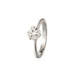 Anello solitario in oro bianco con diamante taglio brillante