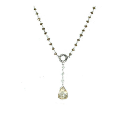 Collana in oro bianco 18 carati con diamante brown taglio a goccia e beads di diamanti brown e white.