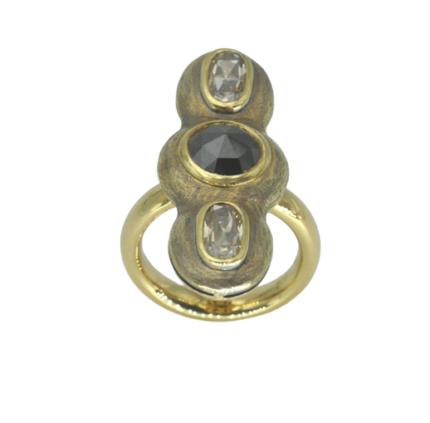 Anello in oro giallo con diamante nero e diamanti brown