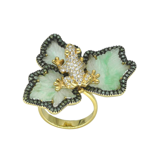 Anello in oro bianco con giada, diamanti bianchi e verdi Anello in oro bianco con giada, diamanti bianchi e verdi