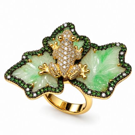 Anello in oro bianco con giada, diamanti bianchi e verdi