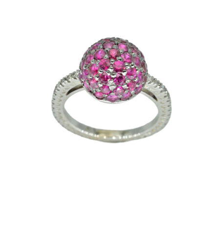 Anello in oro bianco con rubini e diamanti